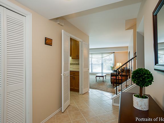 3rd image of 20W609 Glen Pl