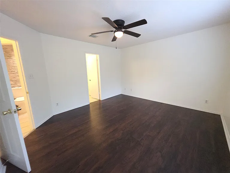 1600 Hollow Tree Blvd — Photo 14