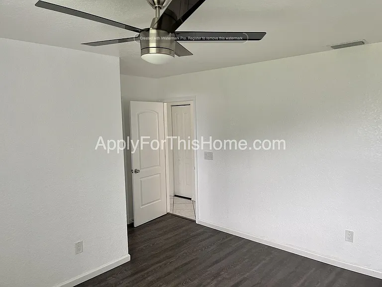 9110 86th Ave — Photo 13