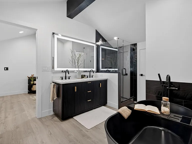 170 S Jackson St #205 — Photo 39