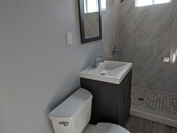4th image of 907 Calaveras Ave