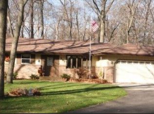 751 Ivy Oaks Dr, Caledonia, IL 61011