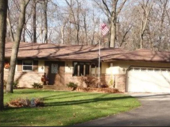 751 Ivy Oaks Dr, Caledonia, IL 61011