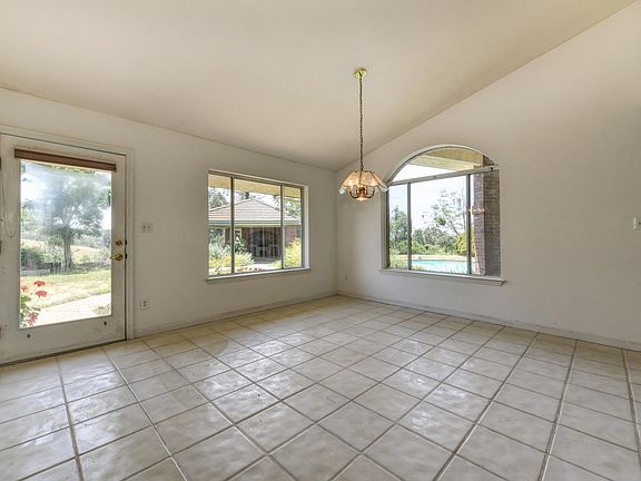 5th image of 13359 Amador Rd