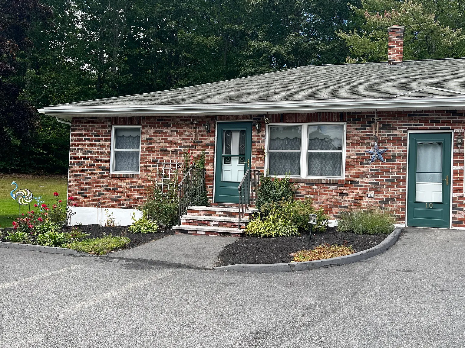 3 bed, 2000 sqft, $2,200 — Photo 1