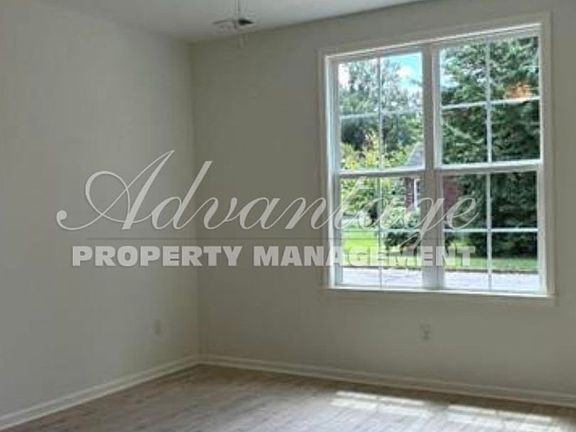 5th image of 3284 Highland Park Pl