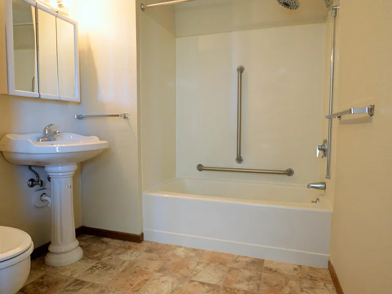 150 5th St S #4 — Photo 10