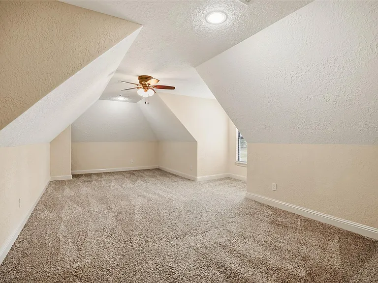 536 Stephen F Austin Dr — Photo 28
