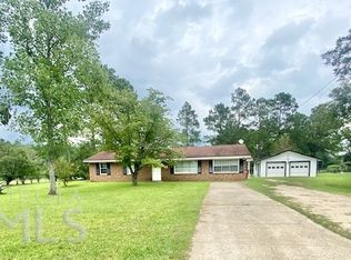 66 W 10th St, Helena, GA 31037