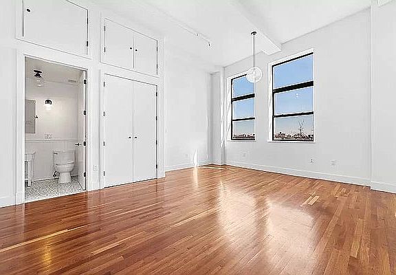 5th image of 180 Bainbridge St APT 400