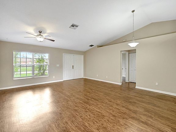 3rd image of 2018 SW Capeador Street