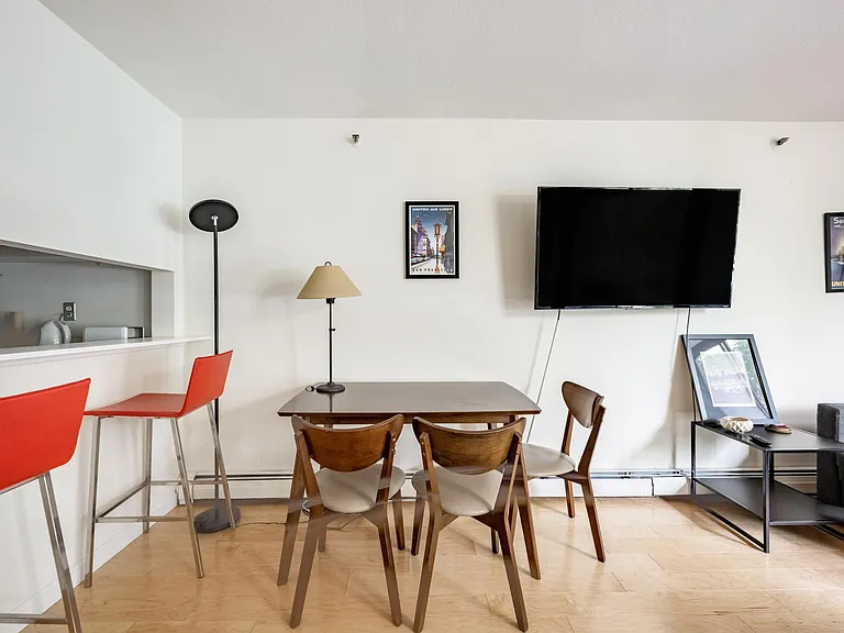 900 Bush St #213 — Photo 7
