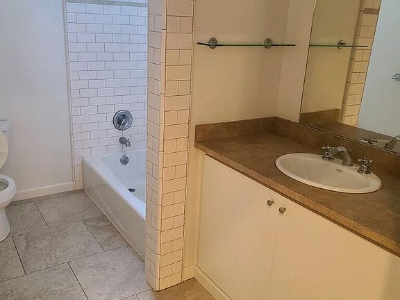 5th image of 61 Sussex St #61