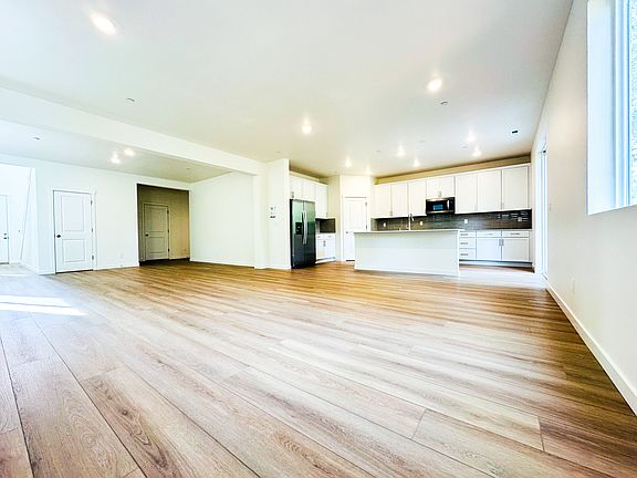 5th image of 5103 88th St NE