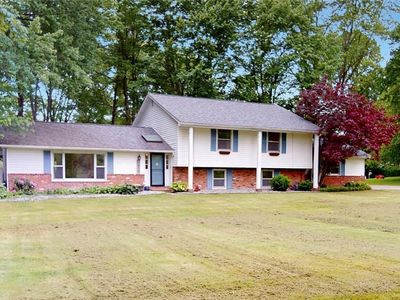 1412 Bell Rd, Chagrin Falls, OH, 44022