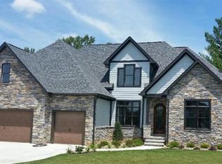 192 Quail Dr, Ona, WV 25545