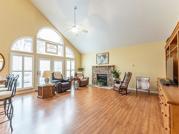 4th image of 24 Mountain View Ct