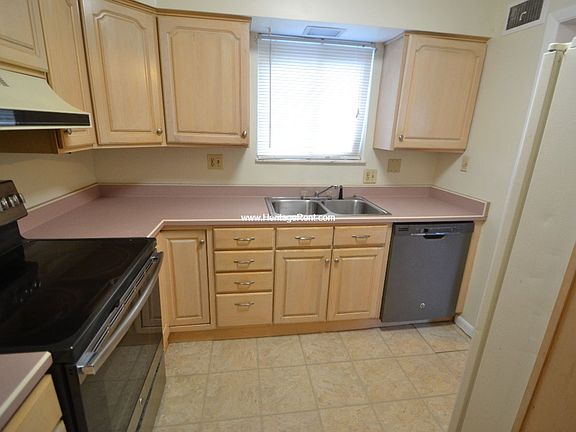 2nd image of 4789 Clevesdale Dr #2