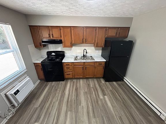 2nd image of 1205 Bunker Hill Ct APT B