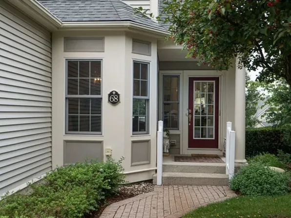68 Charles Ct, Southborough, MA 01772