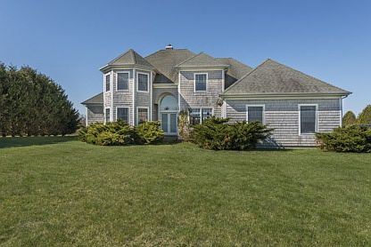 1st image of 19 Fairway Dr