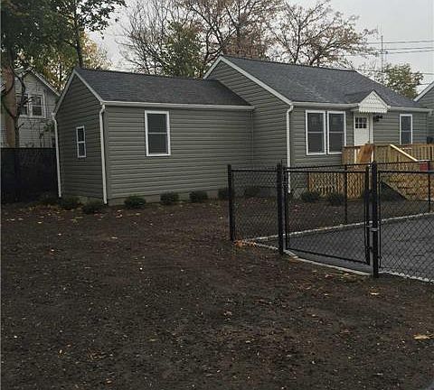 3rd image of 149 Hallock Ave #1