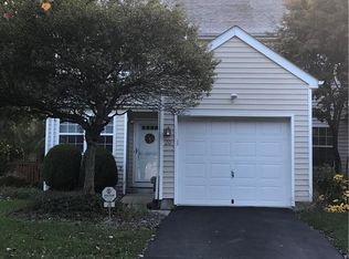 20 Prestwick Ct, Poughkeepsie, NY 12603