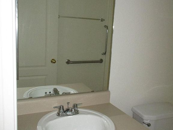 4th image of 1658 E Saint Thomas St