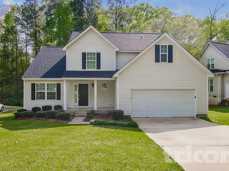 711 Archers Ln — Photo 1