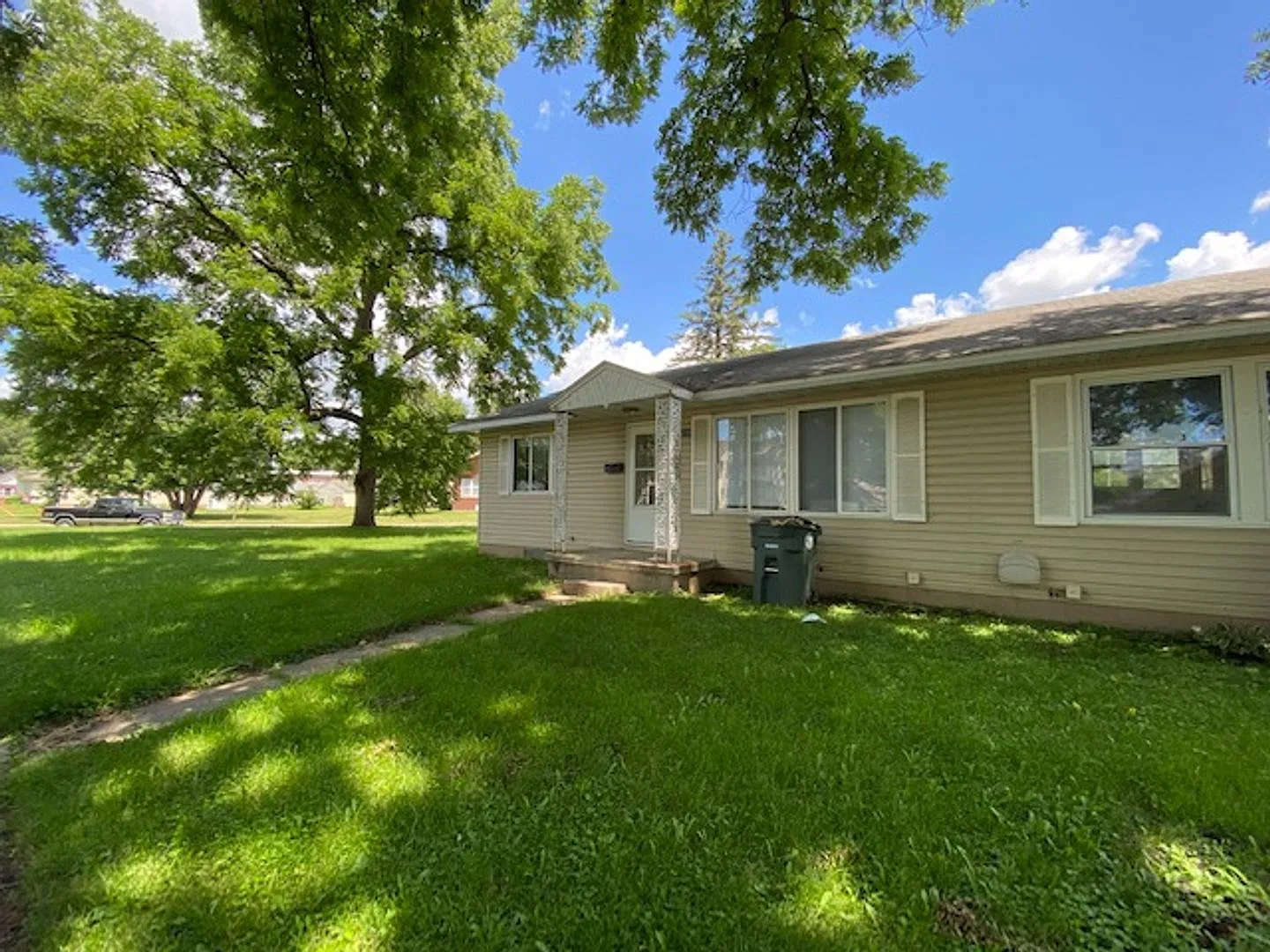 2 Bedroom 1 Bathroom Duplex, Available Soon — Photo 1