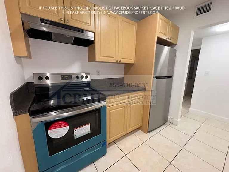 1095 W 77 St Hialeah, FL 33014 — Photo 26