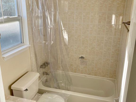 5th image of 165 Hurlbert St Floor 2