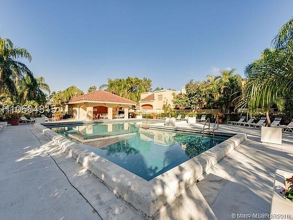5th image of 20903 Leeward Ct APT 318-1