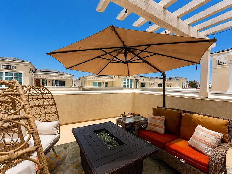 643 Winchester Dr — Photo 32