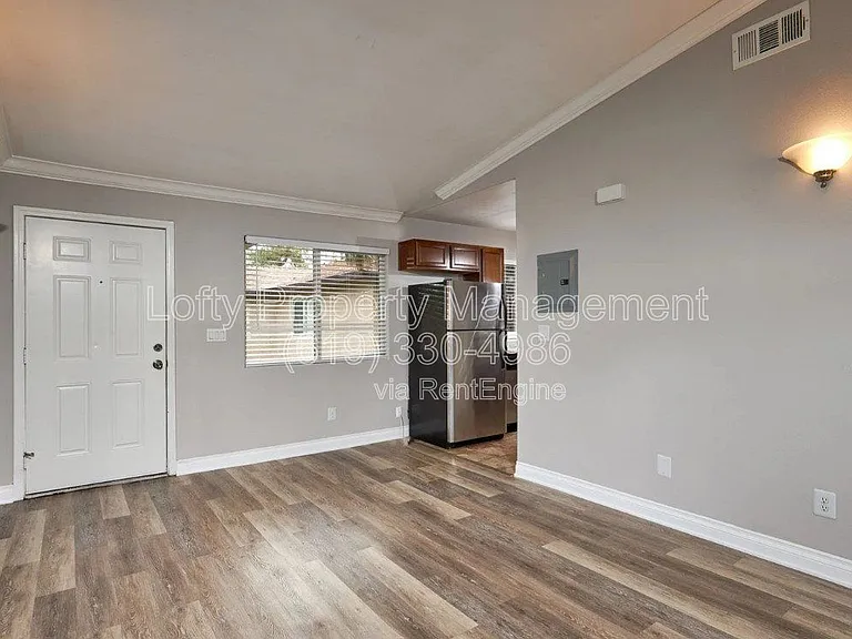 360 N 1st St — Photo 9