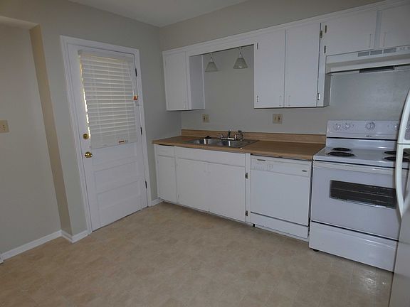 5th image of 5903 NW Creekview Dr