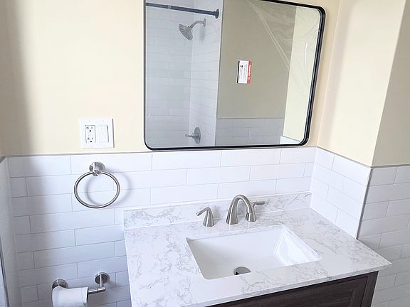 4th image of 395 New York Ave Floor 2