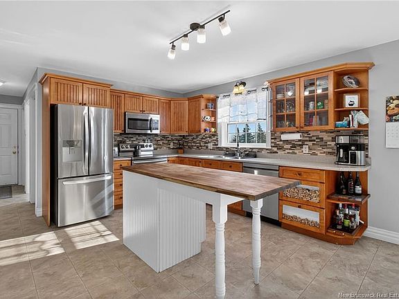 3rd image of 2 Sunrise Rdg