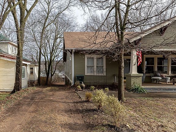 3rd image of 430 N Highland Ave
