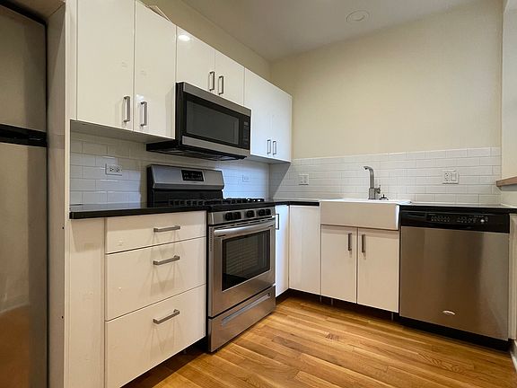 3rd image of 6225 N Hermitage Ave APT 1W