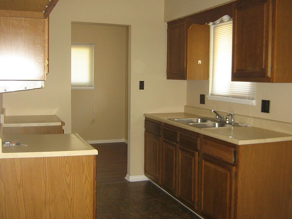 2nd image of 417 Gerry Dr