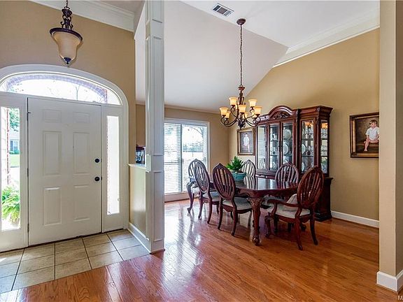 3rd image of 8736 Sturbridge Dr