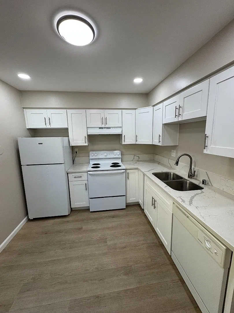 7125 Waite Dr — Photo 1