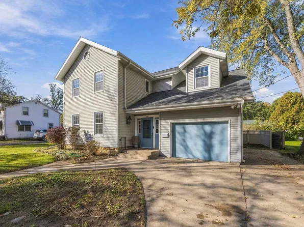 418 S Whiton STREET, Whitewater, WI 53190
