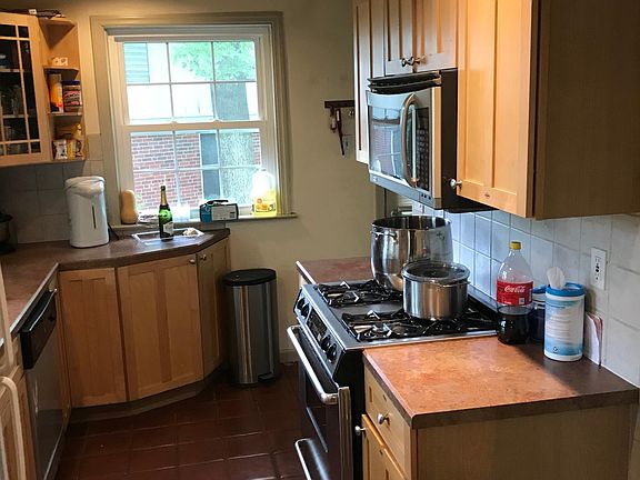 Nice, modern kitchen