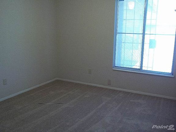 5th image of 3559 Gloria Ave