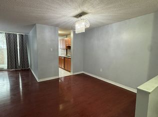 21 Knightsbridge Rd #101, Brampton, ON L6T3Y1