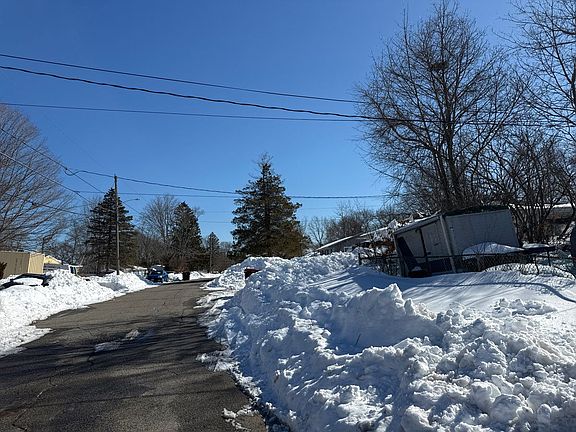 5th image of 65 Errol Rd