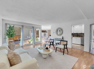 654 W Olympic Pl APT 101, Seattle, WA 98119