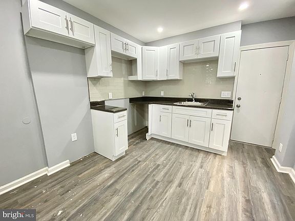 3rd image of 2172 N Darien St
